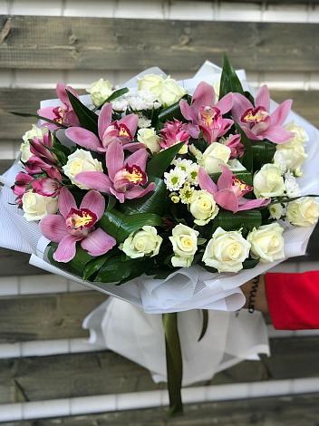 Букет цветов из: Розы и Хризантемы в Глазово