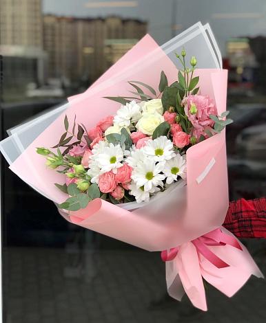 Букет цветов из: Розы, Лизиантусы и Хризантемы в Глазово